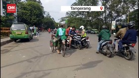VIDEO: Operasi Patuh Jaya, Pemotor Nyaris Tabrak Polisi di Tangerang