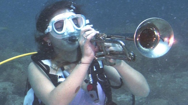 FOTO: Festival Musik 'Putri Duyung' Demi Pelestariaan Terumbu Karang