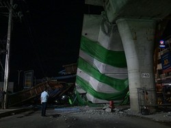 Ngeri! Jalan Layang yang Sedang Dibangun di Bangkok Tiba-tiba Ambruk