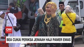 VIDEO: Bea Cukai Periksa Jemaah Haji Pamer Emas Berharga 10ribu Dolar
