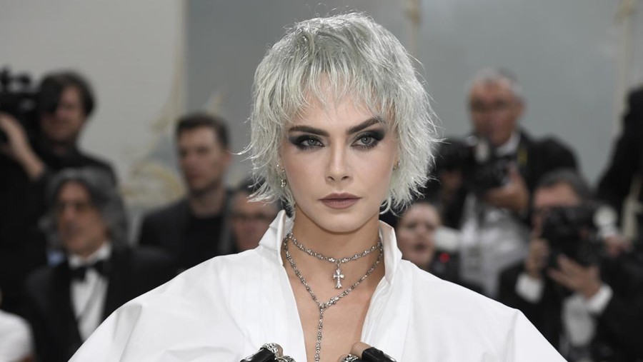 Cara Delevingne attends The Metropolitan Museum of Art's Costume Institute benefit gala celebrating the opening of the "Karl Lagerfeld: A Line of Beauty" exhibition on Monday, May 1, 2023, in New York. (Photo by Evan Agostini/Invision/AP)