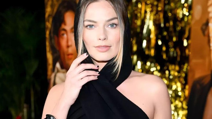 Gaya ikonis milik Margot Robbie mirip Barbie