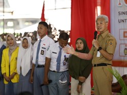 Geramnya Ganjar soal Pungutan Infak SMKN di Rembang