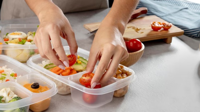 3 Trik Sukses Frugal Living buat Pemula, Salah Satunya Bawa Bekal ke Kantor