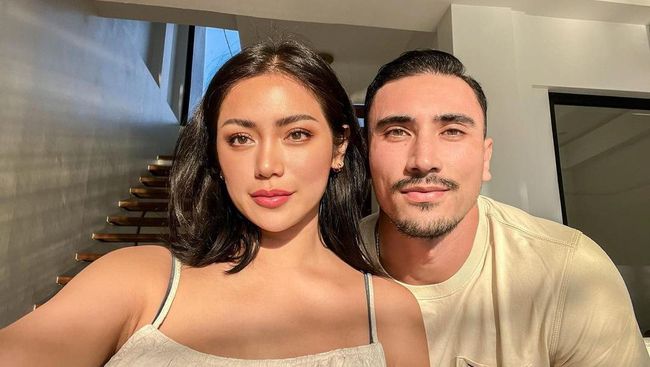 Jessica Iskandar Admits Being Caught By Son During Intimate Moment With