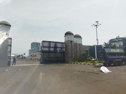 Massa Nakes Bubarkan Diri dari Depan DPR Usai Ditemui Legislator
