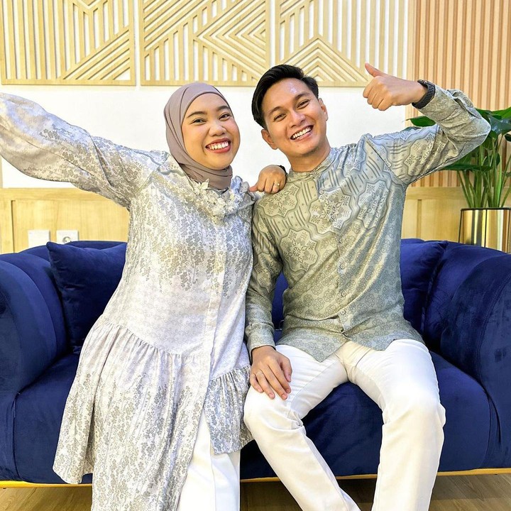 <p>Pada bulan Juli, komedian Mumuk Gomez dan suaminya Eno Retra mengumumkan kehamilan pertama. Mumuk sempat menutupi kabar bahagia ini karena sebelumnya pernah mengalami keguguran. (Foto: Instagram @mumukgomez)</p>