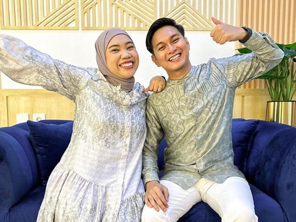 5 Potret Tasyakuran Kehamilan Mumuk Gomez di Rumah Mertua, Sederhana tapi Penuh Makna