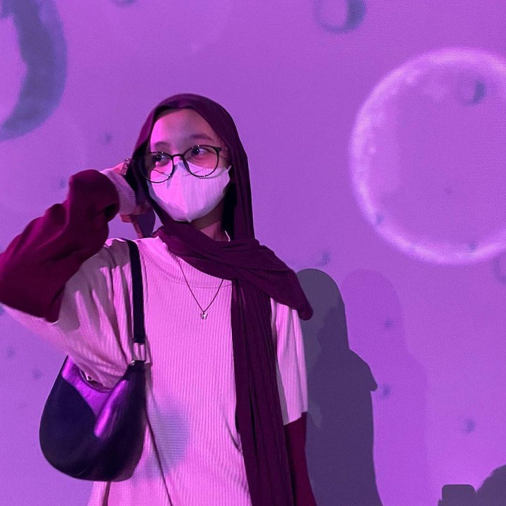 <p>Selain parasnya yang cantik, gaya Sybil dalam berpakaian juga menarik perhatian netizen. Sybil bahkan sudah memiliki <em>clothing brand</em> sendiri. (Foto: Instagram: @kana.sybilla)</p>