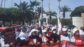 Demo Tolak Paripurna RUU Kesehatan di DPR, Sindir Menkes Bukan Dokter