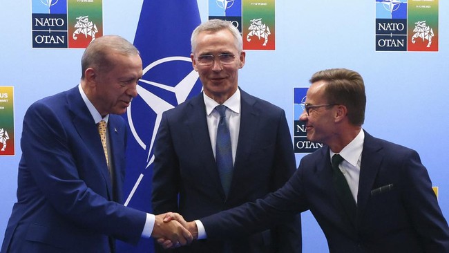 Presiden Turki akhirnya menyetujui permintaan Swedia bergabung NATO dengan sederet 'syarat'.