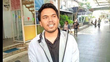 img-title Thariq Halilintar Sambangi PN Jaksel, Patenkan Nama Untuk Ikut Caleg