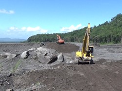 BPBD Perbaiki Tanggul yang Jebol Diterjang Banjir Lahar Dingin Semeru