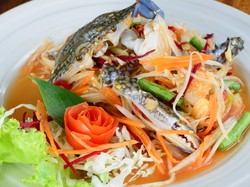 5 Ikan dan Seafood Mentah yang Jadi Tren, Ada Naniura hingga Somtam