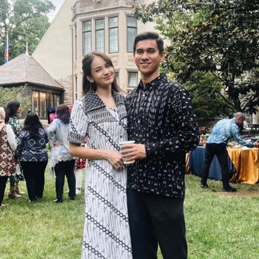 6 Potret Enzy Storia Jadi Dharma Wanita di Amerika Usai Nikahi Diplomat Muda