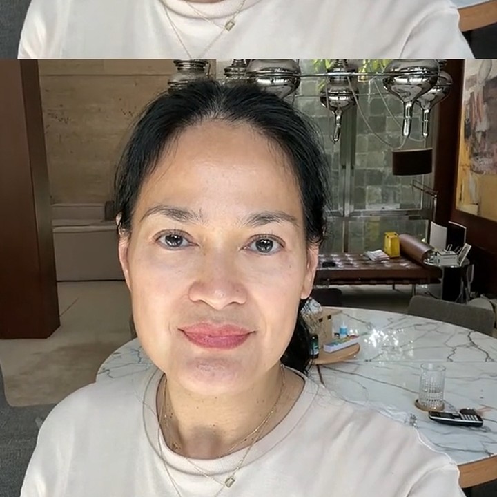 <p>Aktris senior Donna Harun gak mau ketinggalan tren TikTok yang satu ini. Donna yang sudah berusia 55 tahun, memakai filter tersebut untuk melihat wajahnya dengan versi yang lebih tua. (Foto: TikTok @donnaharun68)</p>