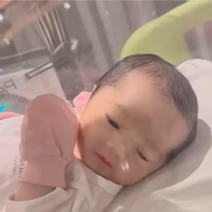 <p>Itu dia Bunda potret gemas anak kedua Karina Salim dan Aldy Primadana yang lahir di hari ulang tahun Aldy. Kita doakan semoga selalu sehat dan tumbuh menjadi anak yang bahagia ya, Bunda! (Sumber: Instagram @aldyprimanda)</p>