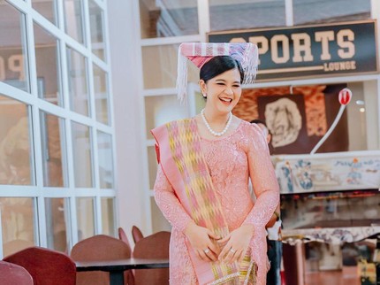 Terpopuler: Potret Terbaru Kahiyang Ayu dalam Balutan Kebaya