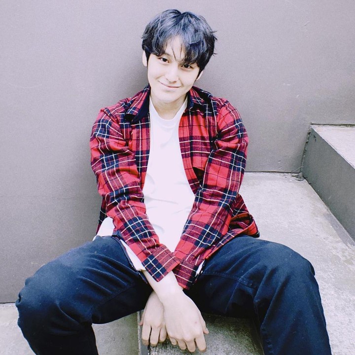 <p>Seperti figur publik Korea lainnya, Kim Bum juga aktif membagikan berbagai aktivitasnya di media sosial, Bunda. (Foto: Instagram @k.kbeom)<br /><br /><br /></p>