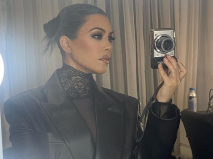 Ini yang Bikin Kourtney Kardashian 'Terobsesi' dengan Pompa ASI Manual Ketimbang Elektrik dan Handsfree