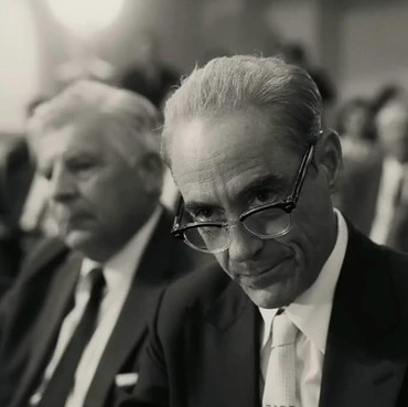 Piala Oscar Pertama 'Oppenheimer', Robert Downey Jr Raih Best Supporting Actor