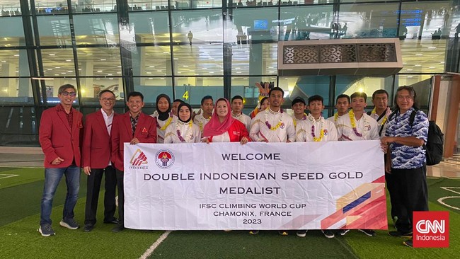 Ketua FPTI Yenny Wahid memberikan pujian setinggi langit kepada timnas panjat tebing Indonesia usai meraih dua medali emas Piala Dunia di Chamonix, Prancis.