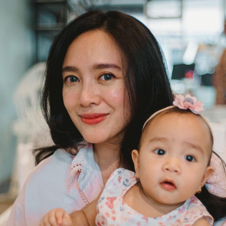 <p>Bunda, kita doakan agar Sanne tumbuh dan berkembang menjadi anak yang sehat, ya. Semoga Sanne dapat menjadi anak yang membanggakan bagi kedua orang tuanya. (Foto: Instagram: @dea_ananda)</p>