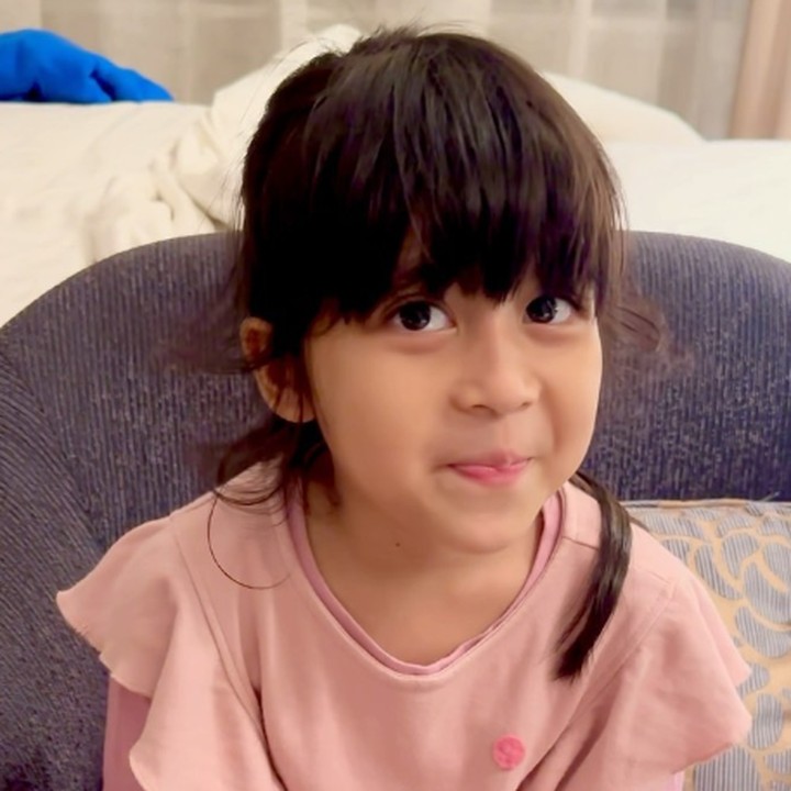 <p>Miskha, anak kedua Natasha Rizky dan Desta, baru saja berulang tahun. Bocah yang lahir pada 12 Juli 2016 ini genap berusia 7 tahun. (Foto: Instagram: @desta80s)</p>