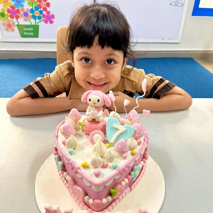 <p>Desta turut mengunggah potret ulang tahun sang anak pada laman Instagram-nya. Tak hanya itu, Ayah tiga anak ini turut memberikan ucapan manis. (Foto: Instagram: @desta80s)</p>