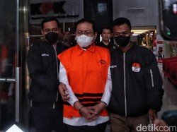 Penampakan Sekretaris MA Hasbi Hasan Berompi Tahanan KPK