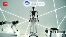 VIDEO: Tiongkok Ciptakan Robot Perawat Lansia