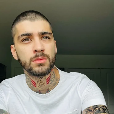 Banyak Intrik & Politik Jadi Alasan Zayn Malik Keluar dari One Direction