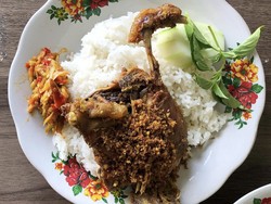5 Bebek Goreng di Bangkalan Madura yang Nampol Bumbunya