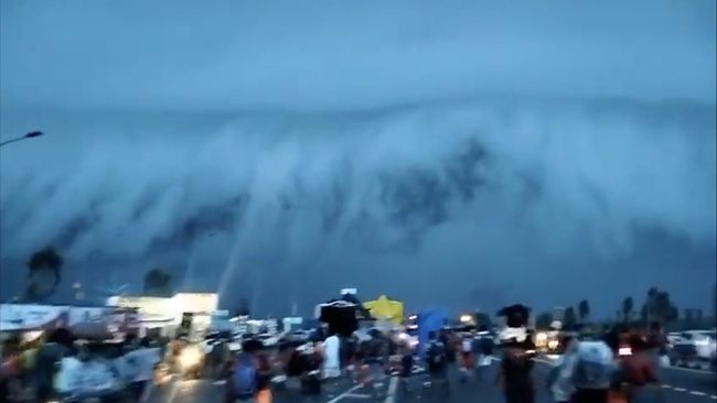 Awan Bentuk Tsunami Bikin Geger India, Simak Penjelasannya