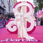 Sederet Gaya Selebriti di Premier Film Barbie London yang Langsung Bikin Heboh Fans