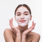 5 Bahan Alami untuk Mencerahkan Wajah, Bisa Dibuat sebagai Campuran Masker!