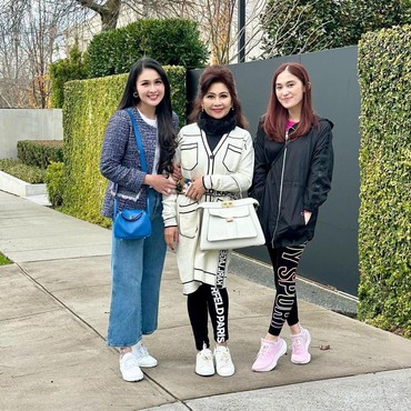 Akun Instagram Sandra Dewi Hilang, Keluarga Hapus Foto Liburan