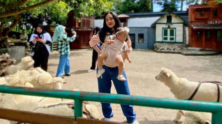 dea ananda