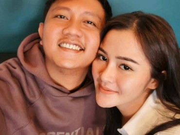 img-title Terpopuler: Istri Denny Caknan Dituding Simpanan Pejabat Vs Lady Nayoan Disebut Luluh