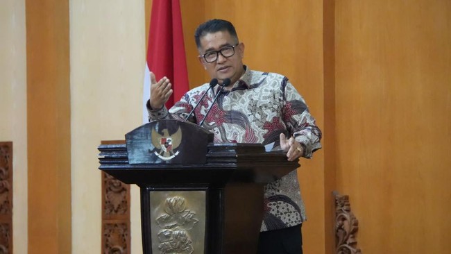 Ditjen Otda Kemendagri menggelar rapat uji petik Evaluasi Penyelenggaraan Pemerintahan Daerah (EPPD) terhadap LPPD di Provinsi Jawa Timur.