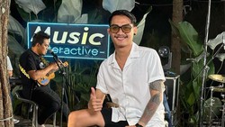Lirik Lagu Alum - GildCoustic