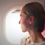 Kamu Perlu Hati-Hati Jika Gemar Duduk di Dekat Jendela Pesawat! Ini Alasannya Menurut Ahli