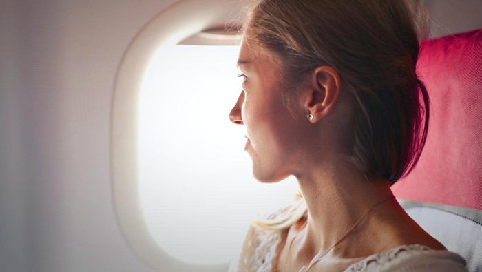 Kamu Perlu Hati-Hati Jika Gemar Duduk di Dekat Jendela Pesawat! Ini Alasannya Menurut Ahli