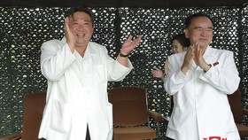 Apa Saja Barang-barang Kim Jong Un di Meja saat Uji Coba Rudal?