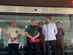 Terdakwa Korupsi BTS Serahkan Rp 27 M, Kejagung Tegaskan Kasus Tak Disetop!
