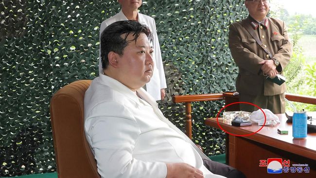 Korut Bikin HP Samsung KW, Tanda Kim Jong-un Melunak