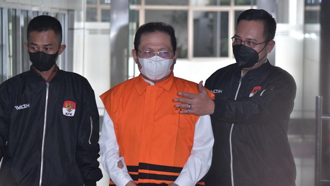 Hasbi Hasan dijerat sebagai tersangka suap dan pencucian uang. Beda kasus dengan yang saat ini berjalan di Pengadilan Tipikor.