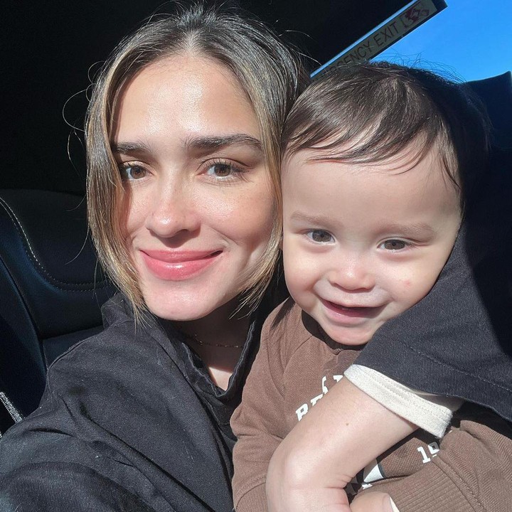 <p>Yannick anak Yasmine Wildblood memiliki wajah bule dari sang Bunda yang keturunan Inggris. Banyak netizen kagum dengan mata Yannick yang berwarna cokelat, Bunda. (Foto: Instagram: @yaswildblood)</p>