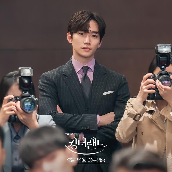 Potret Lee Jun Ho dalam drama King The Land/ Foto: instagram.com/jtbcdrama