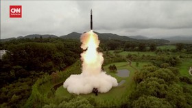 VIDEO: Momen Korea Utara Uji Coba Rudal Balistik Terbaru Hwangsong-18